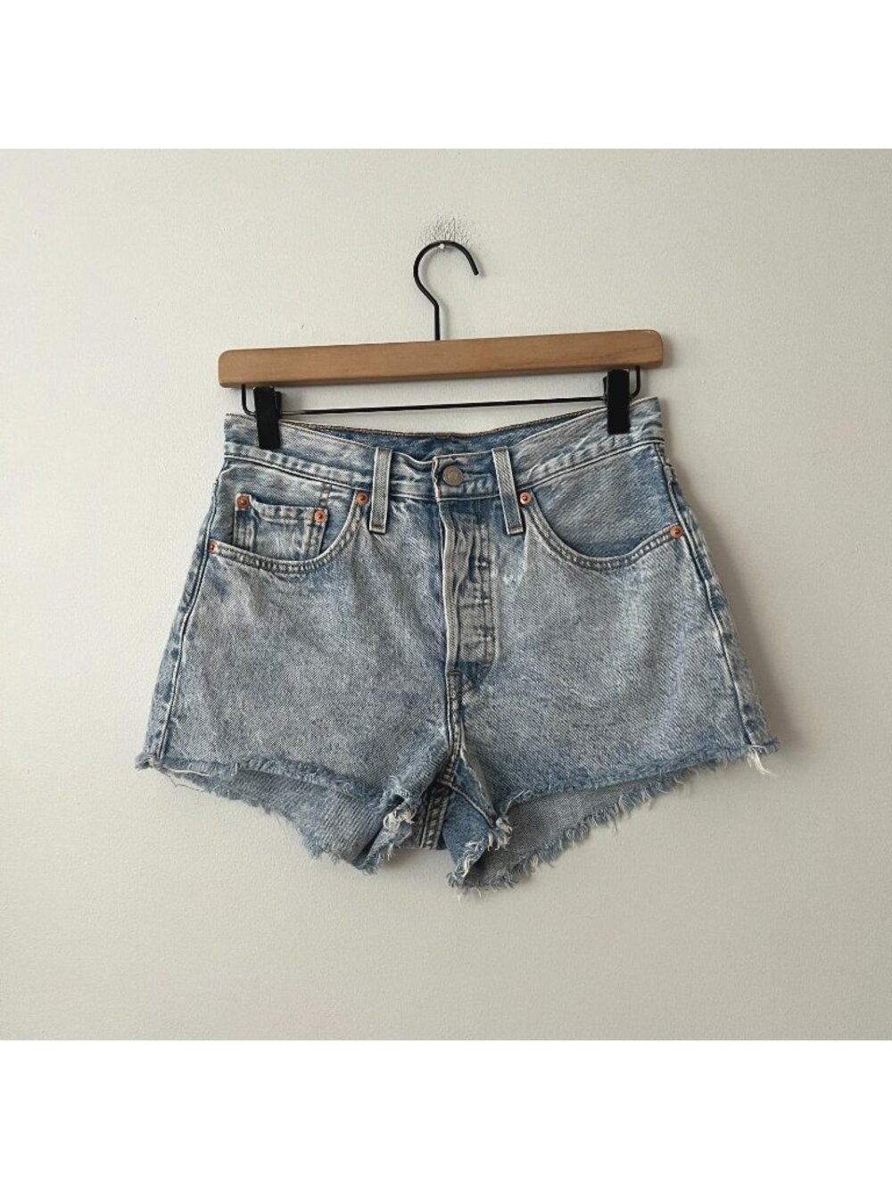 Levi's 501 High Rise Acid Wash Raw Hem Cut-Off Jean Shorts Women's Size 26
